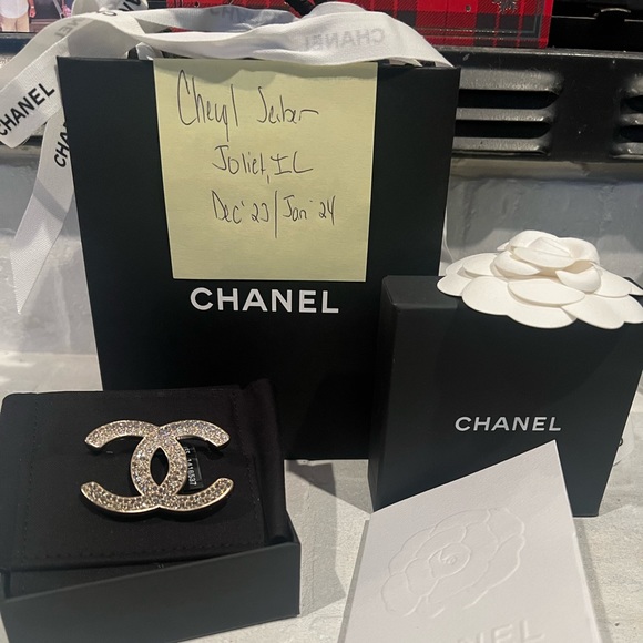 Chanel - Picture 1 of 14